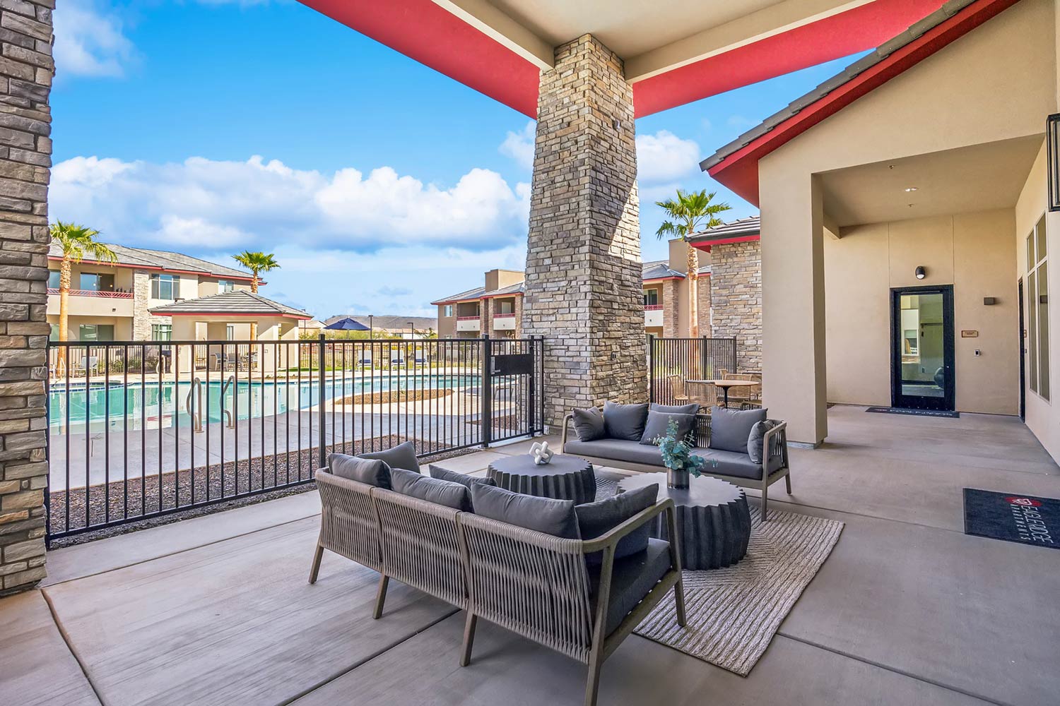 Eagle-Ridge-Apartments-Exterior-View-001