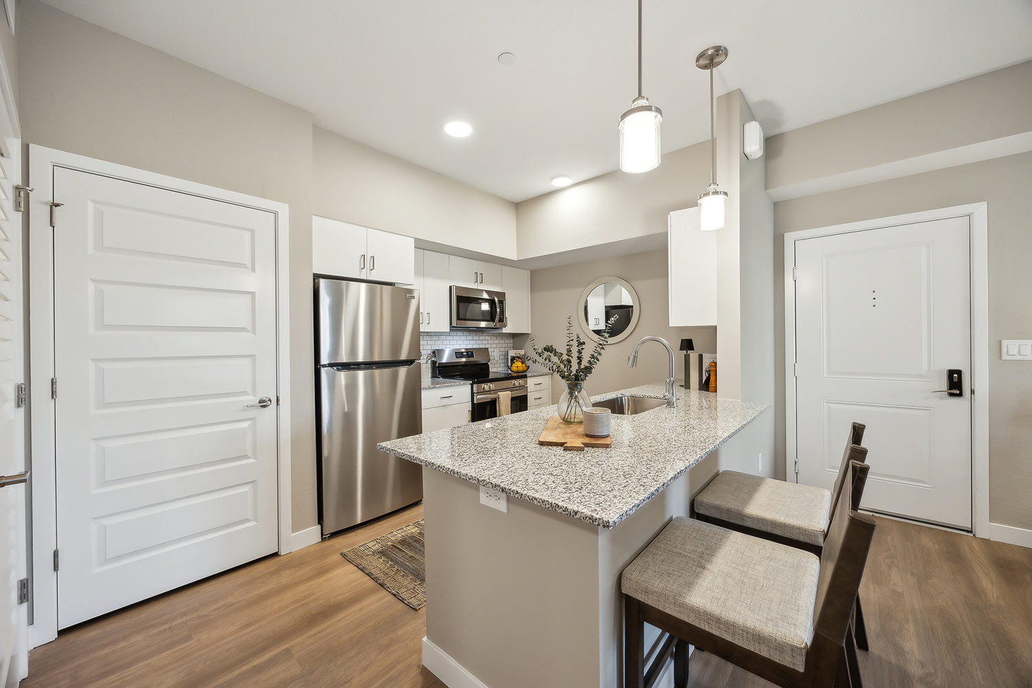 Eagle-Ridge-Apartments-Interior-View-001