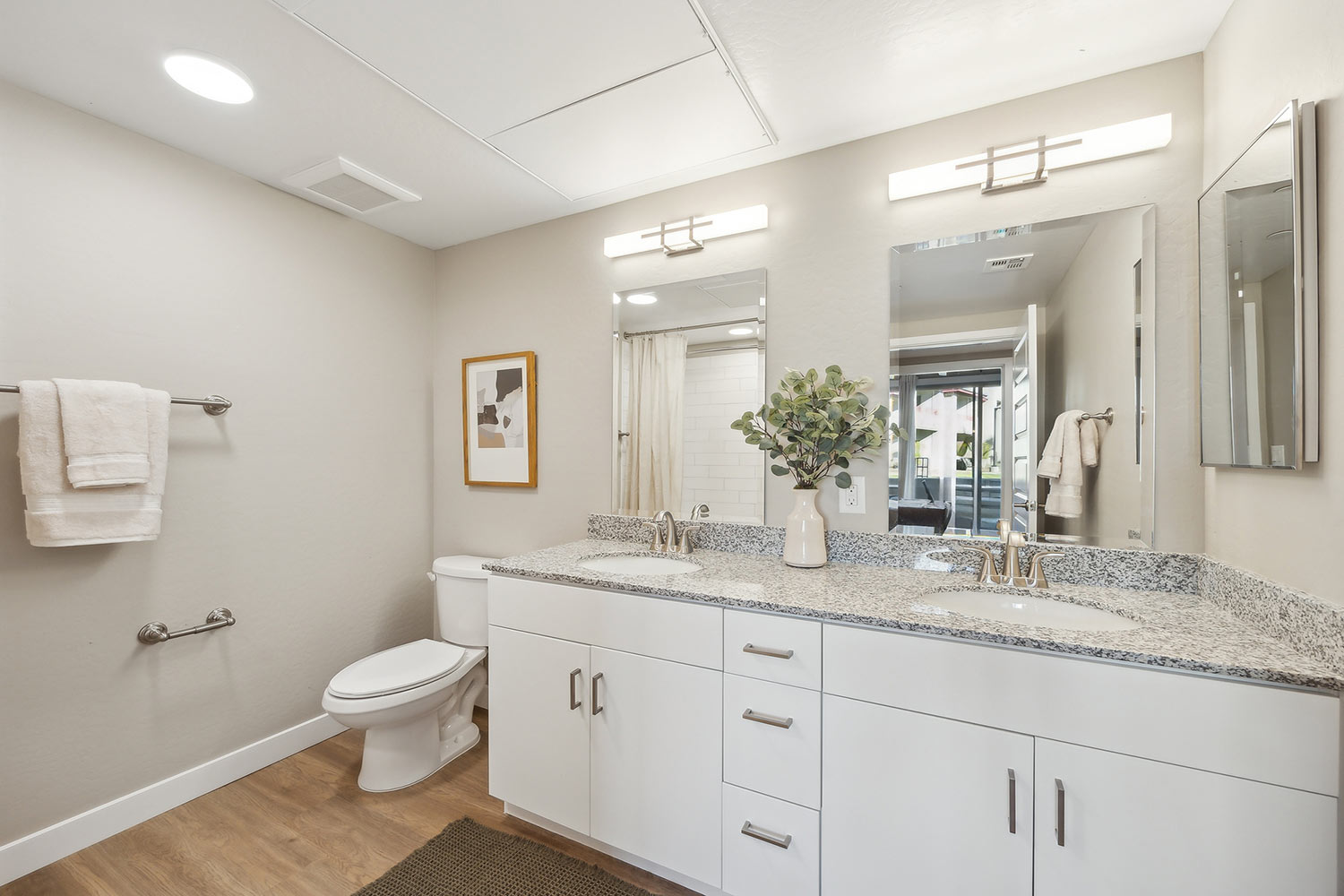 Eagle-Ridge-Apartments-Interior-View-006