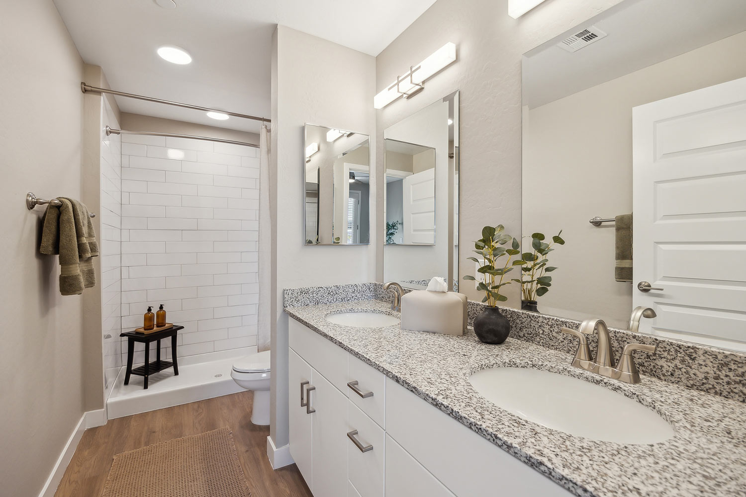 Eagle-Ridge-Apartments-Interior-View-007